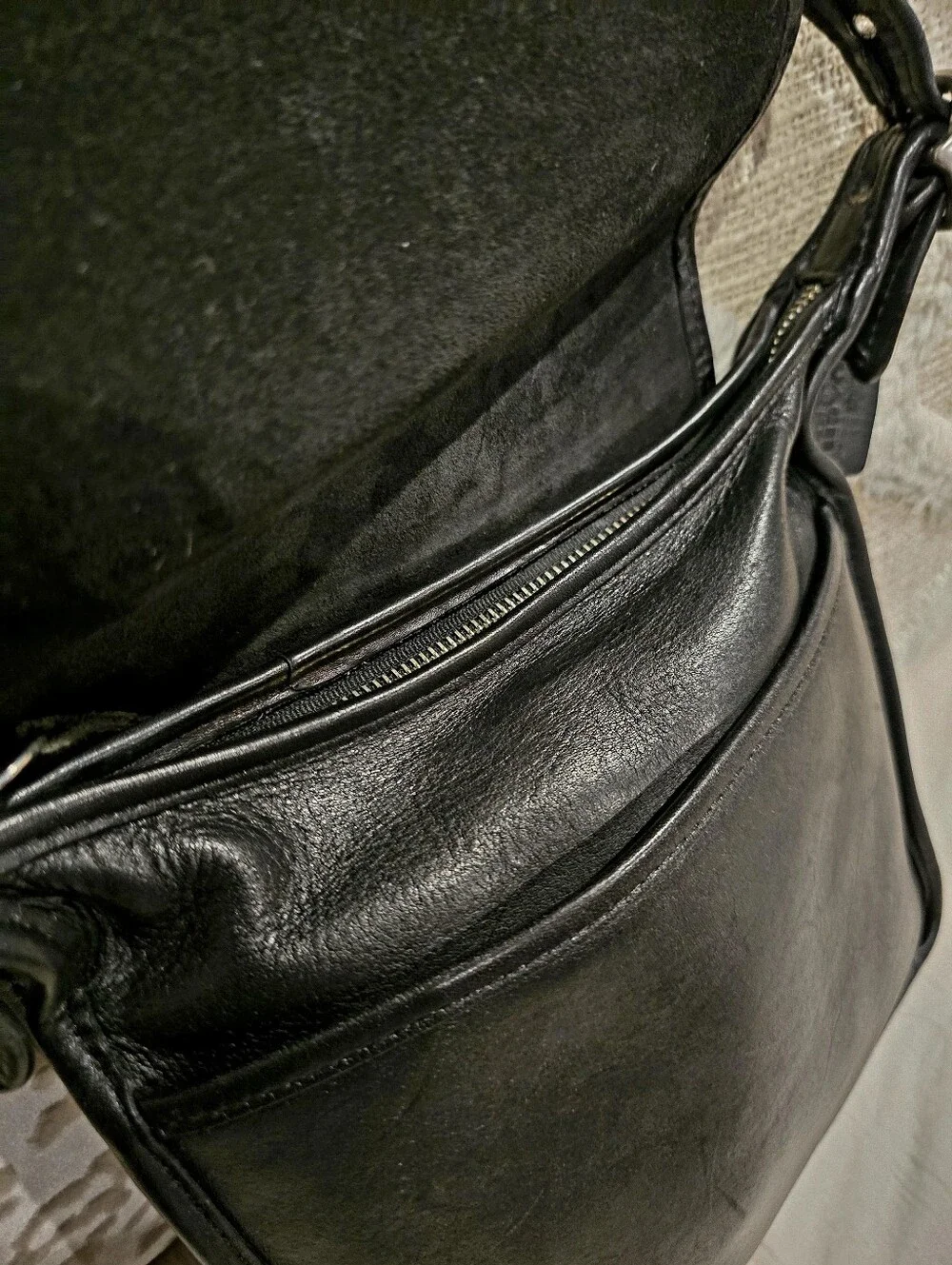 VINTAGE COACH, Black Leather Crossbody Messenger Bag